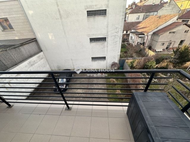 Eladó téglalakás, Szombathelyen 52.9 M Ft, 1+2 szobás