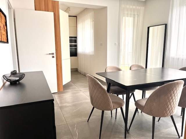 Kiadó téglalakás, albérlet, Pécsett 250 E Ft / hó, 3 szobás