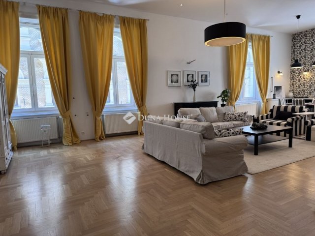 Kiadó téglalakás, albérlet, Budapesten, VI. kerületben