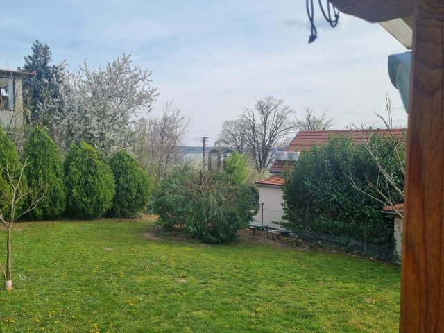 Eladó nyaraló, Balatonakarattyán 160 M Ft, 3 szobás