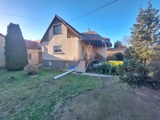 Eladó családi ház, Kerepesen 72.99 M Ft, 3 szobás