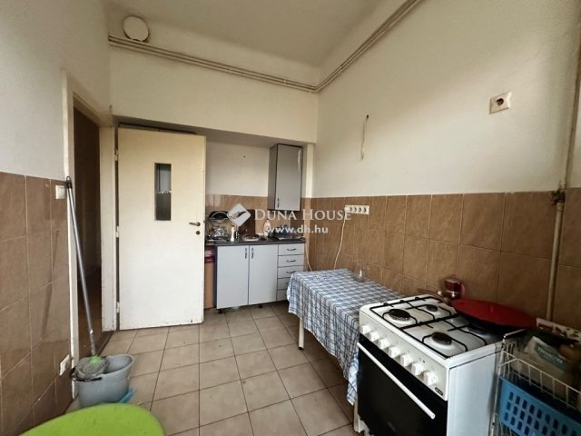 Eladó téglalakás, Budapesten, X. kerületben 61.5 M Ft, 3 szobás