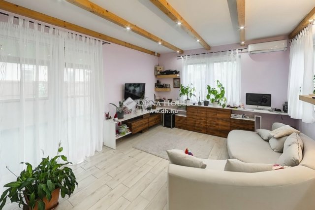 Eladó családi ház, Kecskeméten 89.5 M Ft, 4 szobás