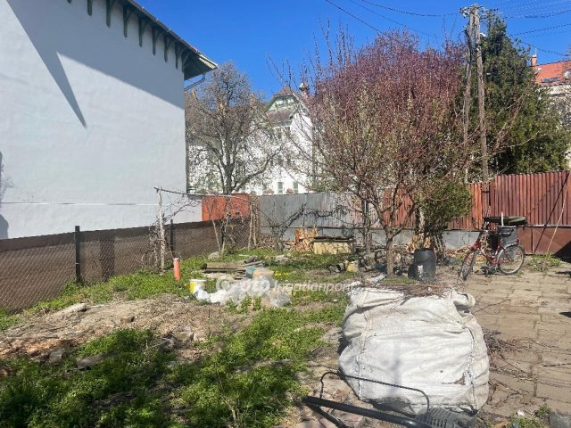 Eladó családi ház, Csongrádon 8 M Ft, 2 szobás