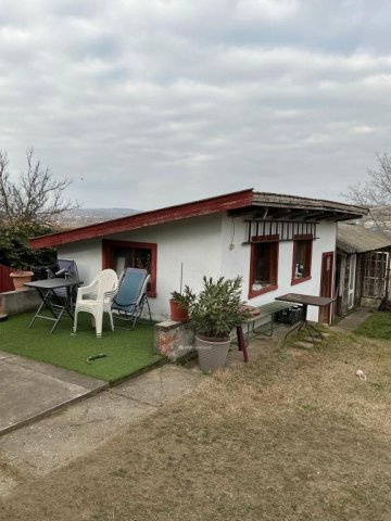 Eladó családi ház, Mogyoródon 70 M Ft, 3+3 szobás