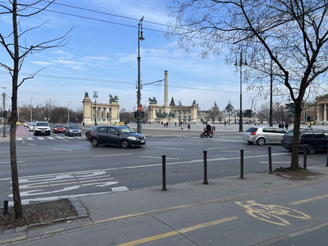 Eladó téglalakás, Budapesten, VI. kerületben 59.7 M Ft, 1 szobás