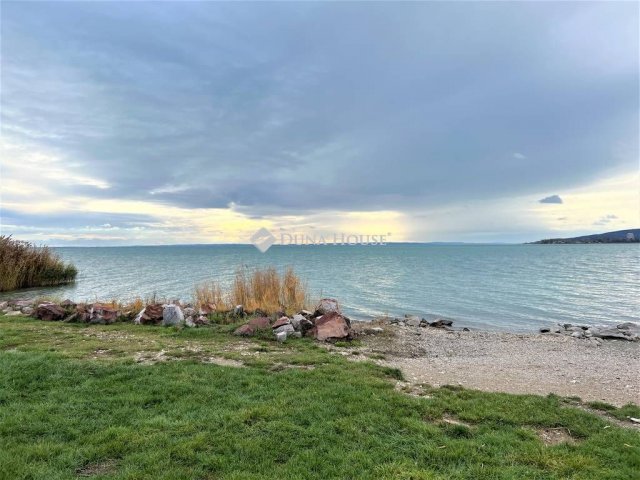 Eladó családi ház, Balatonfűzfőn 281.627 M Ft, 4 szobás