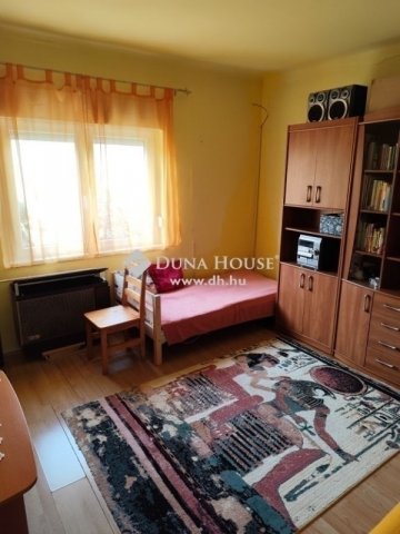 Eladó családi ház, Budapesten, XV. kerületben 49 M Ft, 4 szobás