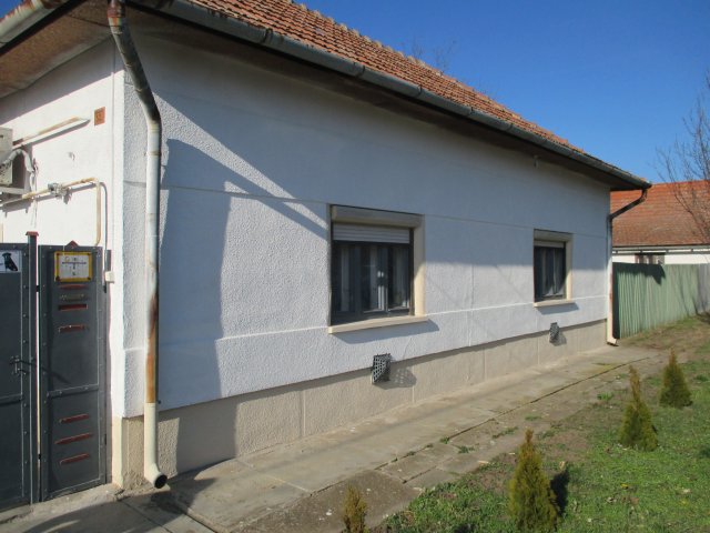 Eladó családi ház, Nagybánhegyesen 7.5 M Ft, 3+1 szobás