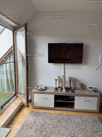 Eladó téglalakás, Budapesten, III. kerületben 94.9 M Ft