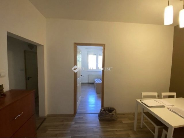 Eladó téglalakás, Pécsett 42 M Ft, 2 szobás