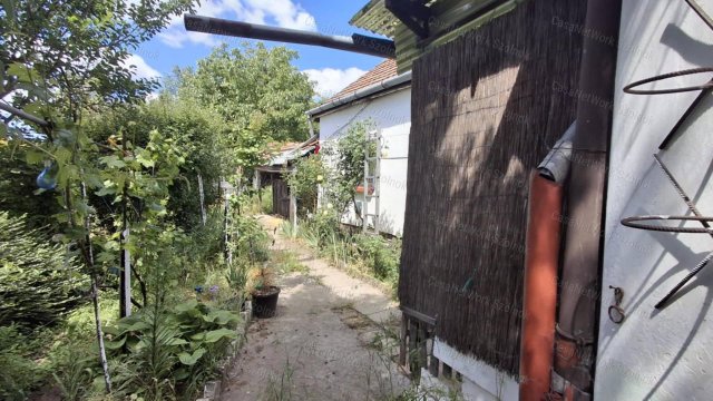 Eladó családi ház, Abonyban 8.5 M Ft, 2 szobás