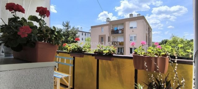 Eladó téglalakás, Veszprémben 42.9 M Ft, 2 szobás