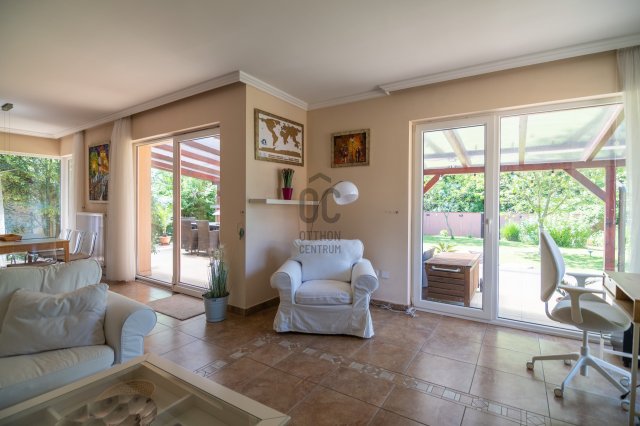 Kiadó családi ház, albérlet, Remeteszőlősön 1131 E Ft / hó