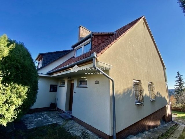 Eladó ikerház, Pécsett 129.9 M Ft, 3 szobás