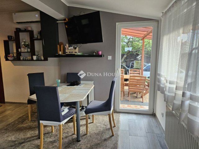 Eladó családi ház, Felsőpakonyban 110 M Ft, 4 szobás