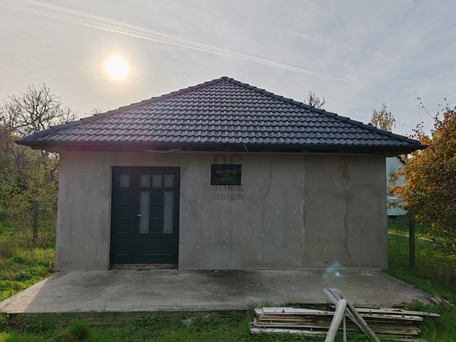 Eladó családi ház, Győrött 33 M Ft, 3 szobás