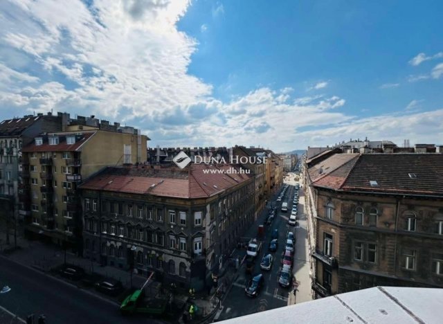 Eladó téglalakás, Budapesten, XIV. kerületben 174 M Ft, 8 szobás
