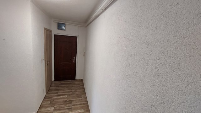 Eladó panellakás, Dombóváron 26.5 M Ft, 3 szobás