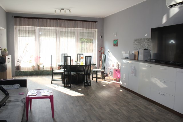 Eladó családi ház, Sarródon 43.99 M Ft, 1+2 szobás