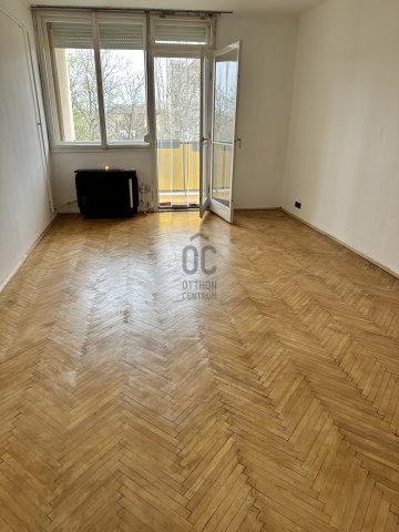 Eladó téglalakás, Szolnokon 26.9 M Ft, 2 szobás