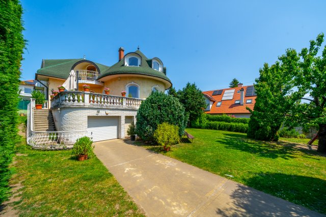 Eladó családi ház, Budapesten, III. kerületben 299.999 M Ft