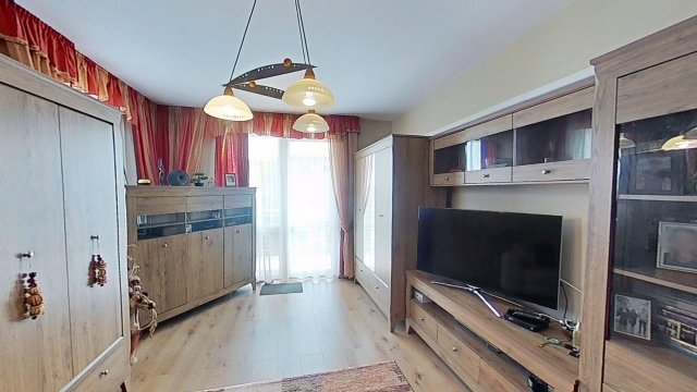 Eladó téglalakás, Veszprémben 74 M Ft, 3 szobás
