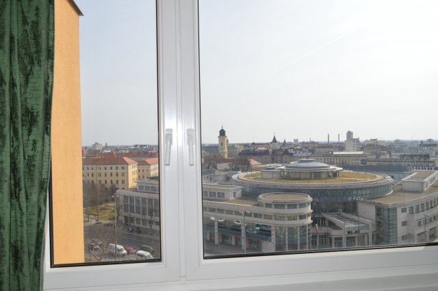 Eladó panellakás, Debrecenben 62.5 M Ft, 4 szobás