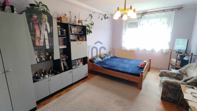 Eladó panellakás, Ajkán 26.99 M Ft, 2 szobás