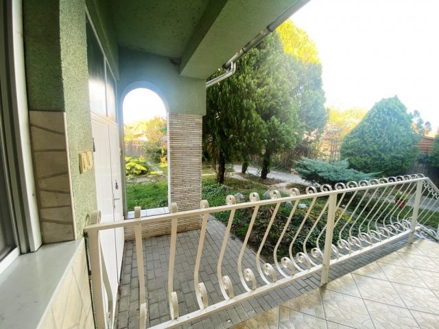 Eladó családi ház, Szegeden 81 M Ft, 6 szobás