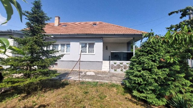 Eladó családi ház, Gödöllőn 99 M Ft, 2 szobás