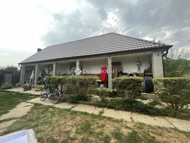 Eladó családi ház, Pilisen 45 M Ft, 2 szobás
