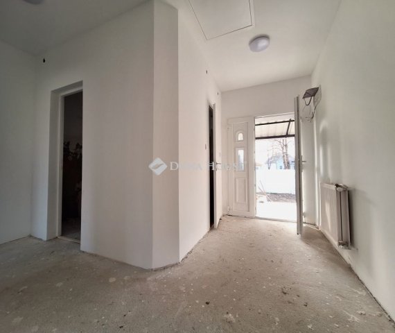 Eladó családi ház, Győrzámolyon 79.5 M Ft, 3 szobás