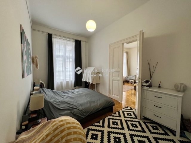 Eladó téglalakás, Budapesten, VI. kerületben 134.9 M Ft