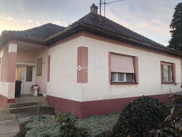 Eladó családi ház, Hercegszántón 11.9 M Ft, 2 szobás