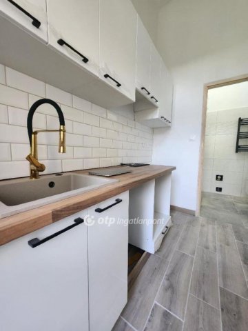 Eladó téglalakás, Budapesten, XV. kerületben 44.9 M Ft, 1 szobás