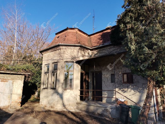 Eladó családi ház, Komáromban 39.9 M Ft, 5 szobás