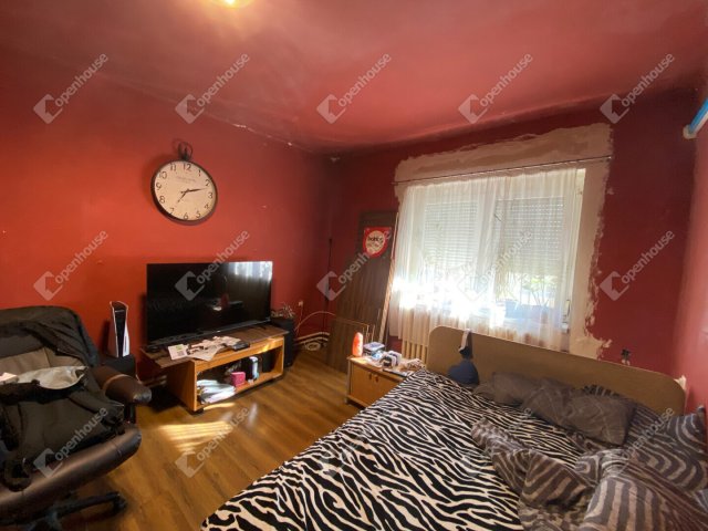 Eladó családi ház, Győrött 60 M Ft, 3 szobás