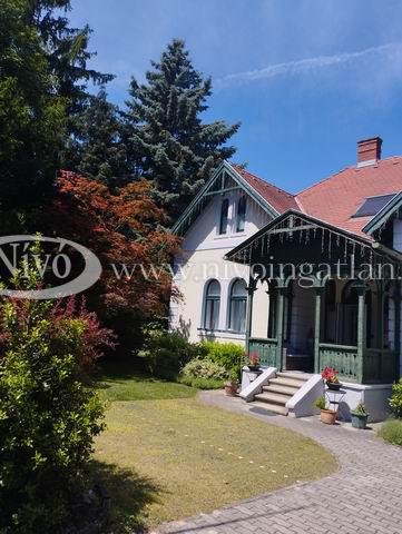 Eladó hotel, Veszprémben 350 M Ft, 10 szobás