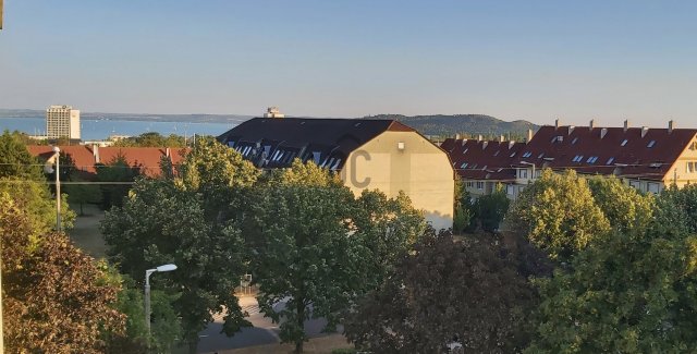 Eladó téglalakás, Balatonfüreden, Köztársaság utcában