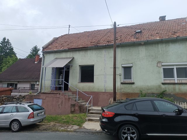 Eladó üzlethelyiség, Úrkúton 7.4 M Ft / költözzbe.hu