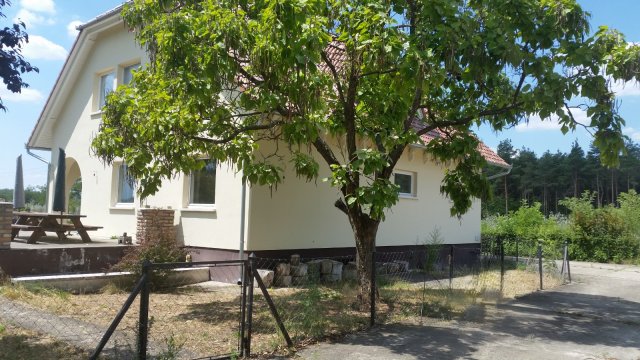 Eladó családi ház, Csemőn 129 M Ft, 5 szobás
