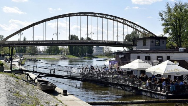 Eladó téglalakás, Győrött 95 M Ft, 3 szobás