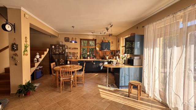 Eladó családi ház, Szadán 189 M Ft, 8 szobás