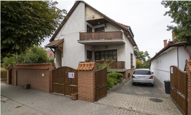 Eladó családi ház, Vecsésen 165 M Ft, 5 szobás
