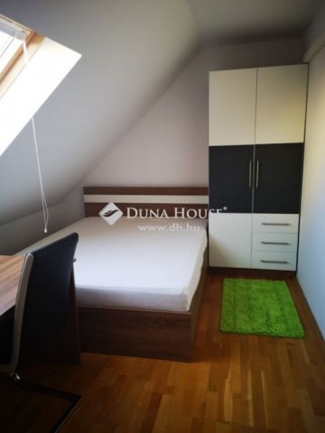 Kiadó téglalakás, albérlet, Pécsett 180 E Ft / hó, 3 szobás