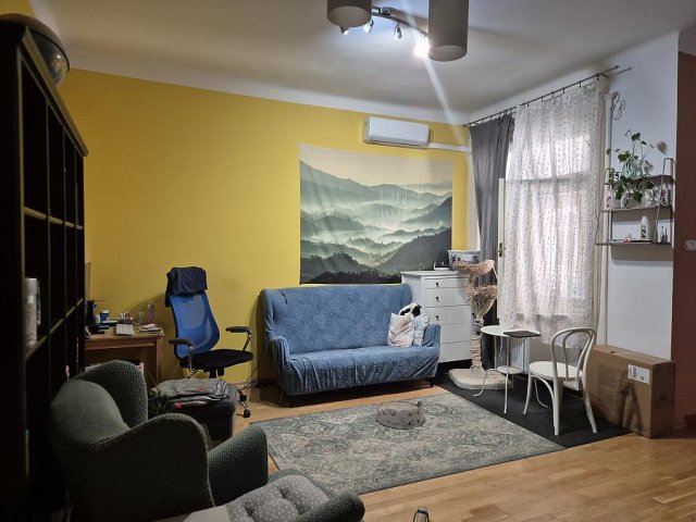 Eladó téglalakás, Budapesten, VI. kerületben 59.5 M Ft, 2 szobás