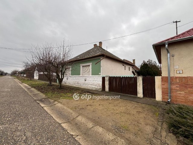 Eladó családi ház, Kisvárdán 30 M Ft, 2 szobás
