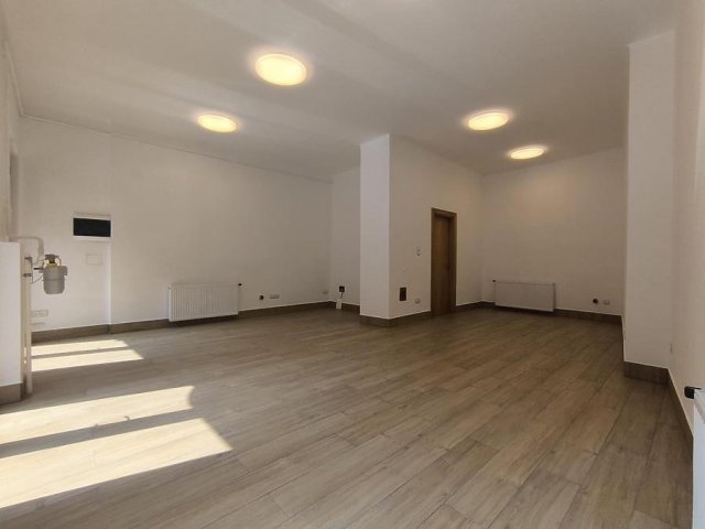 Eladó üzlethelyiség, Budapesten, II. kerületben 126 M Ft