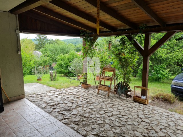 Eladó családi ház, Kincsesbányán 50 M Ft, 1 szobás